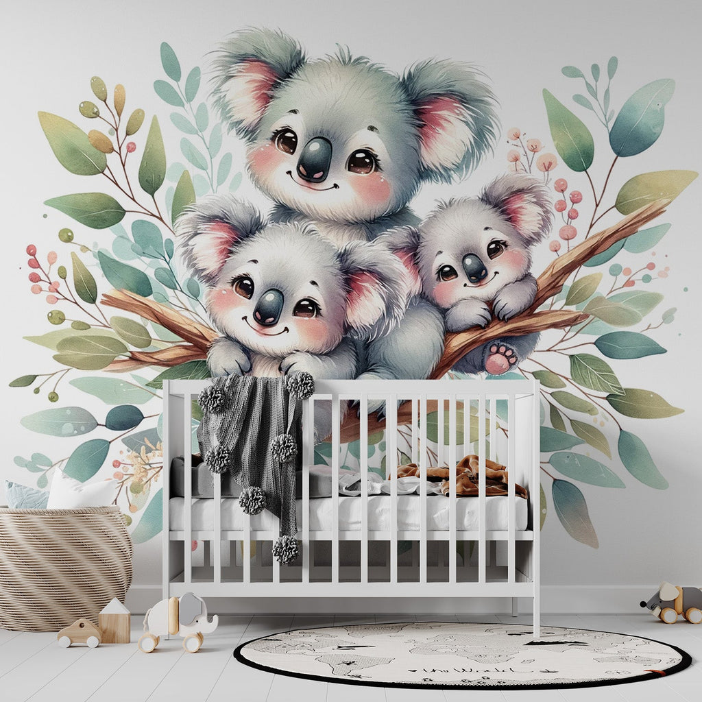 Baby Koala Fototapet | Søt Koala Familie og Løvverk — WonderMural, image size:1024x1024