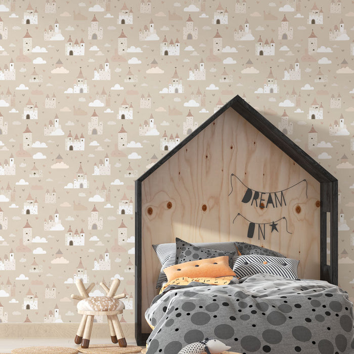Carta da parati castello e nuvole | Motivo castello pastello su sfondo beige