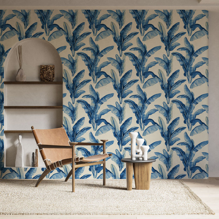 Tapete tropsko modro listje | Vzorci bananinega lista v odtenkih modre na svetlem ozadju