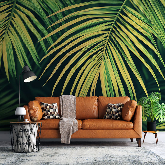 Tapete tropsko listje | Rumeno in zeleno palmovo listje na temnem ozadju