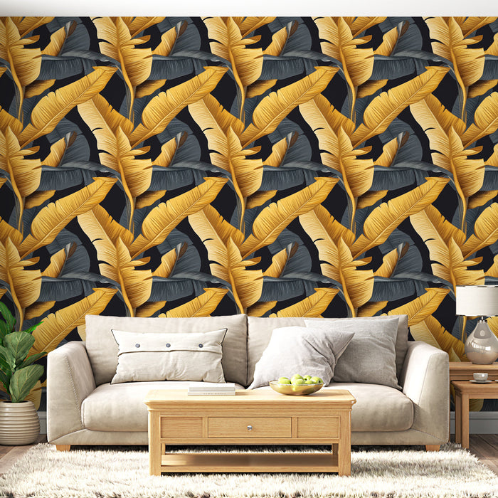 Foto Behang tropische bladeren | Gouden en grijze bladeren op een donkere achtergrond