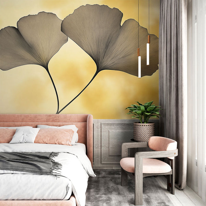 Tapete Ginkgo Blätter | Elegantes Muster von Ginkgo Blättern auf goldenem Hintergrund