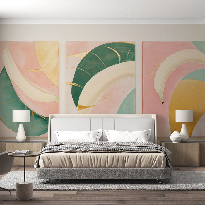 Carta da parati foglie e banane | Motivo astratto con tonalità tenui e accenti dorati