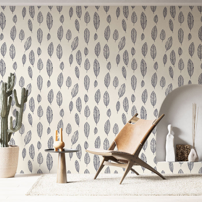 Carta da parati con foglie stilizzate | Motivo delicato a foglia su sfondo crema