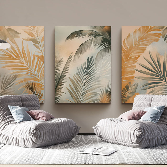 Tapete tropische Blätter | Ein harmonisches Spiel aus goldenen und grünen Blättern auf einem Pastellhintergrund