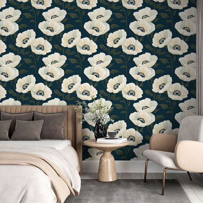 Tapete λευκά λουλούδια | Κομψά λουλούδια σε μια μεσάνυχτα μπλε φόντο