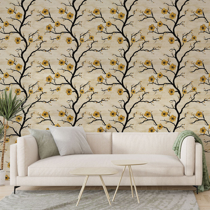 Tapete gelbe Blumen | Elegantes Muster aus Zweigen mit Blumen auf einem beigen Hintergrund