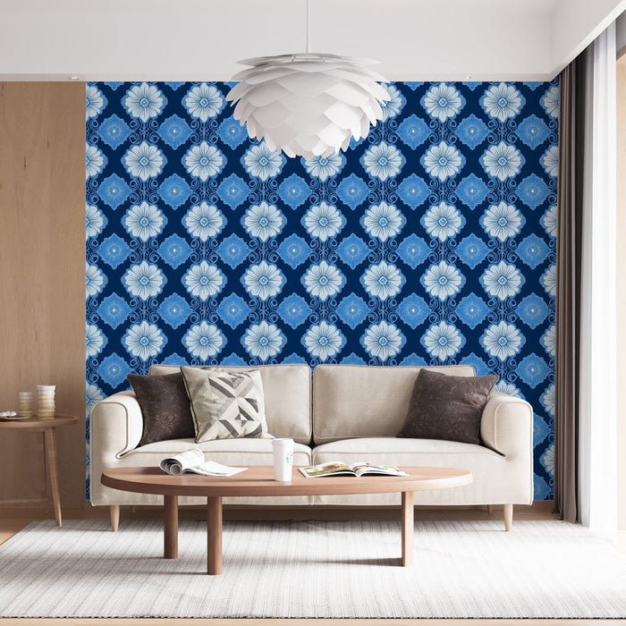 Carta da parati floreale blu | Motivo sofisticato di fiori bianchi e blu su sfondo scuro