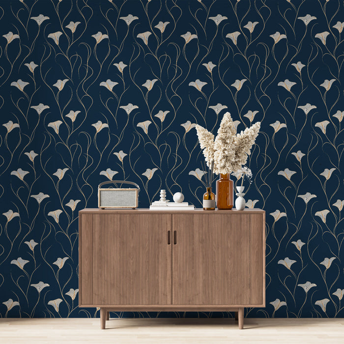 Carta da parati murale floreale blu notte | Eleganti fiori bianchi su uno sfondo scuro