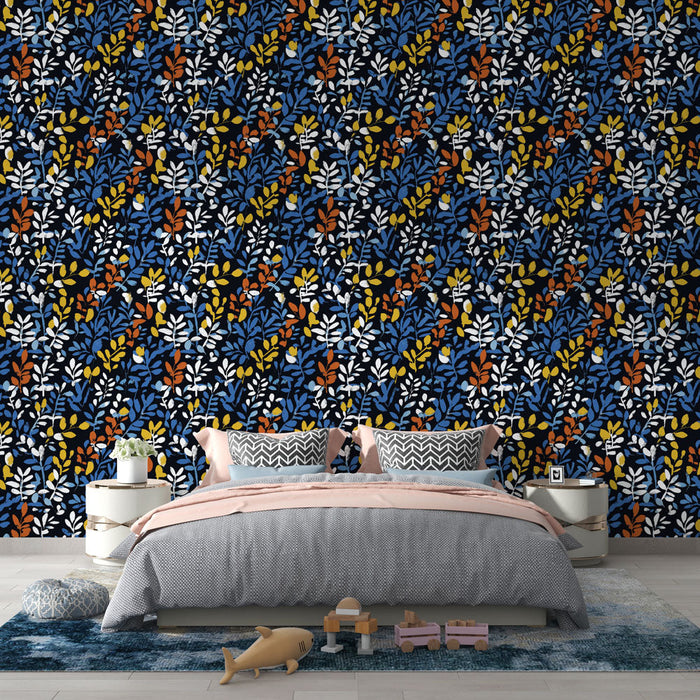 Tapete Blumenmuster bunt | Blätter und Blumen auf schwarzem Hintergrund