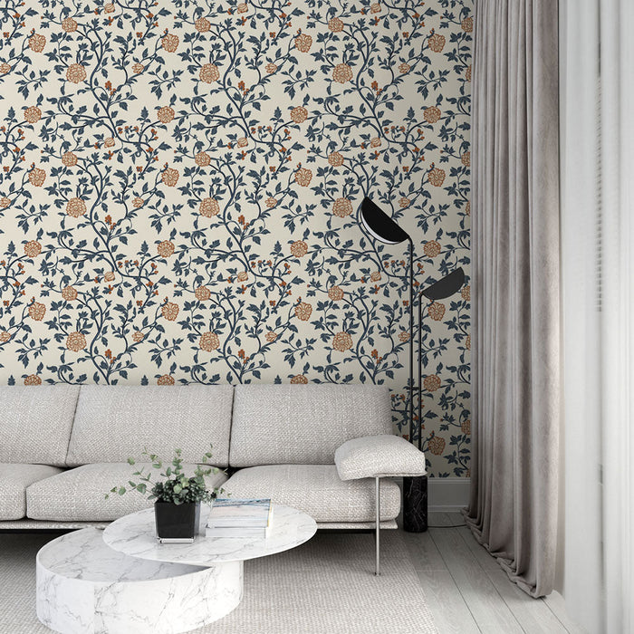 Papel pintado floral | Patrón elegante de flores y ramas sobre un fondo crema