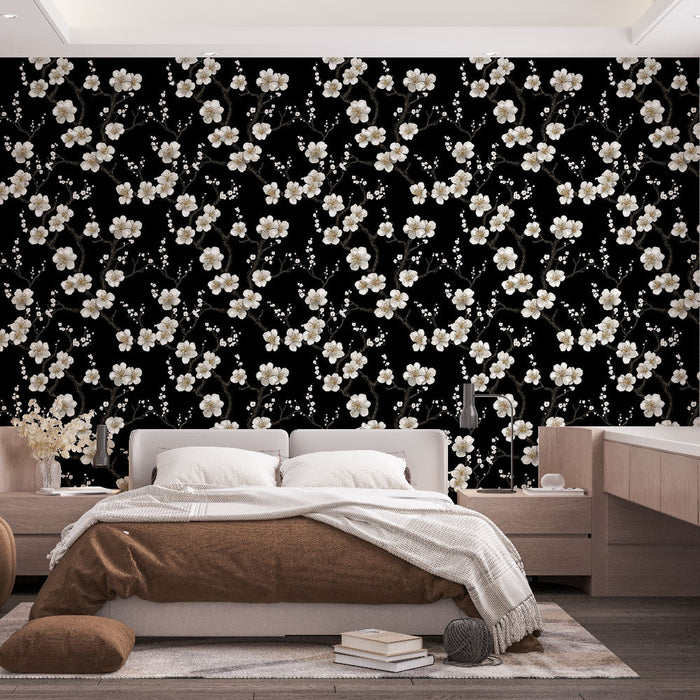 Tapeta cvjetni zidni papir | Bijeli cvjetovi na elegantno crnoj pozadini