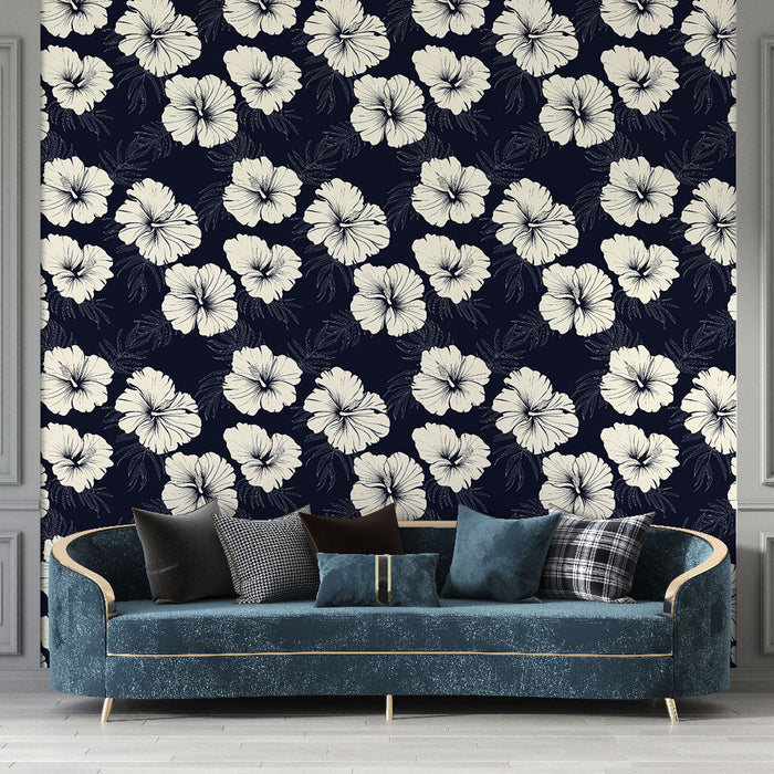 Tapet floral cu hibiscus | Design elegant de flori albe pe un fundal albastru închis