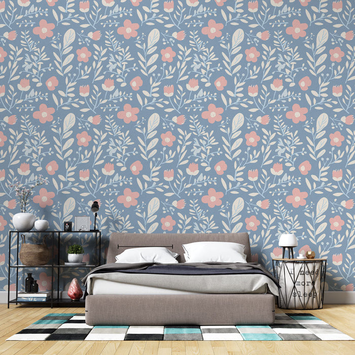 Tapetti kukkakuvioitu | Eläväinen kukkien ja lehtien kuva sinisellä taustalla