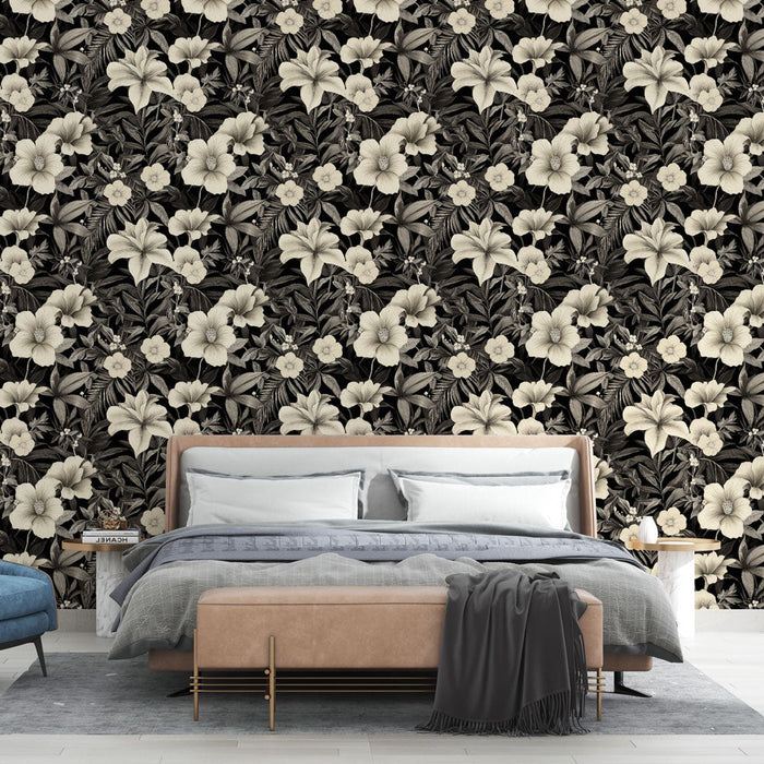 Tapete floral μαύρο και μπεζ | Μοτίβο λουλουδιών και φυλλώματος σε σκούρο φόντο
