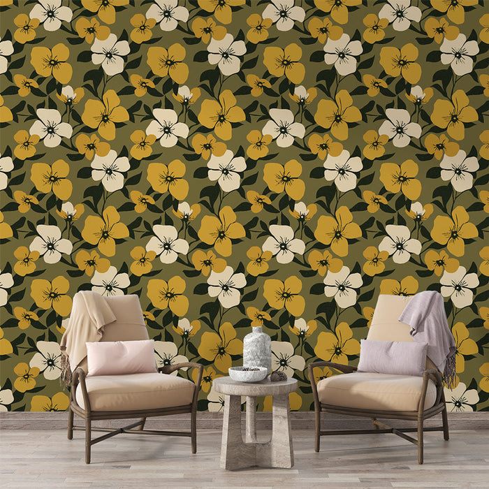 Florální tapeta | Bohatý vzor žlutých a bílých květů na zeleném pozadí