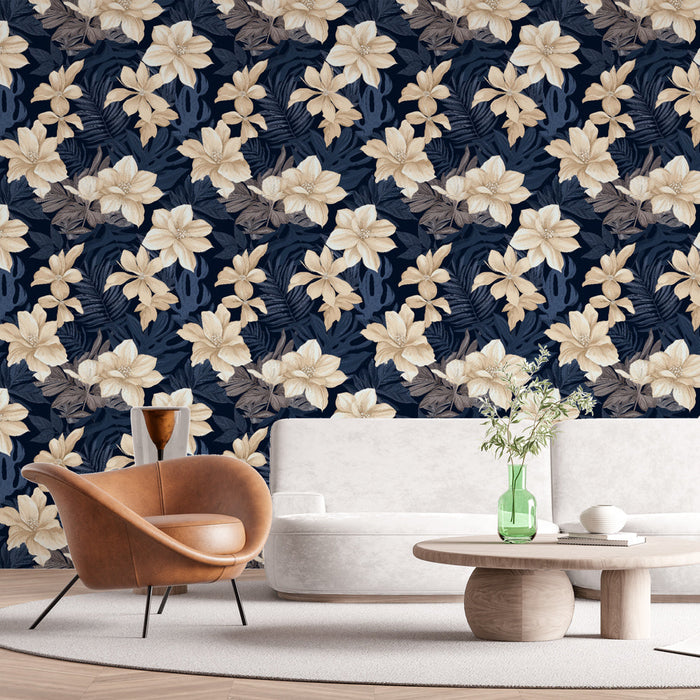 Fløjl blomstret tapet | Creme blomster på en midnatsblå baggrund