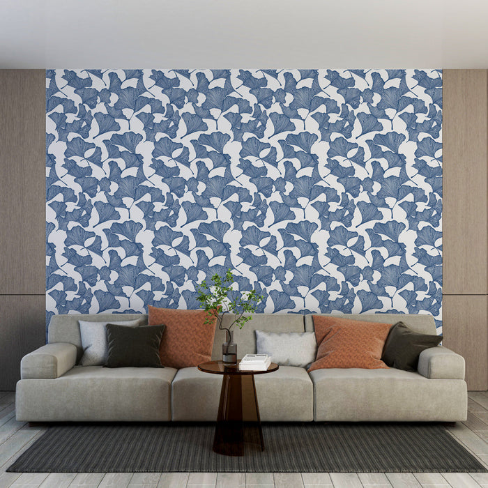 Tapete ginkgo | Stilisierte Ginkgoblätter in Blau auf weißem Hintergrund