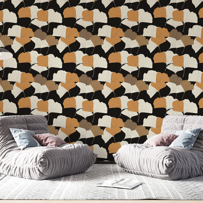 Carta da parati ginkgo | Motivi foglia di ginkgo in beige e marrone su sfondo nero
