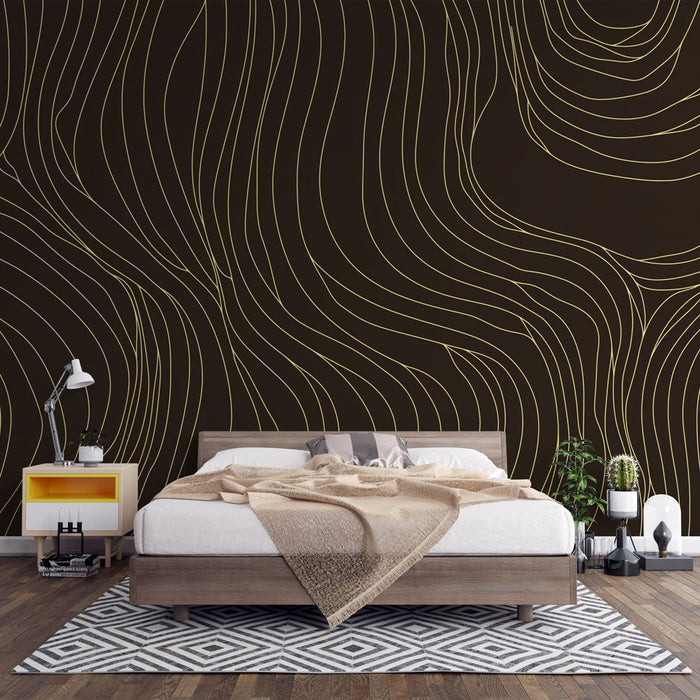 Tapetti aaltoilevilla viivoilla | Elegantti kuvio kullalla ruskealla taustalla
