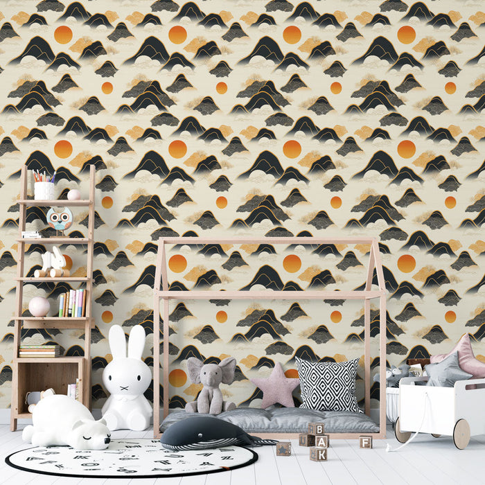Tapete mit stilisierten Bergen | Bergmuster in Schwarz und Orange mit aufgehender Sonne