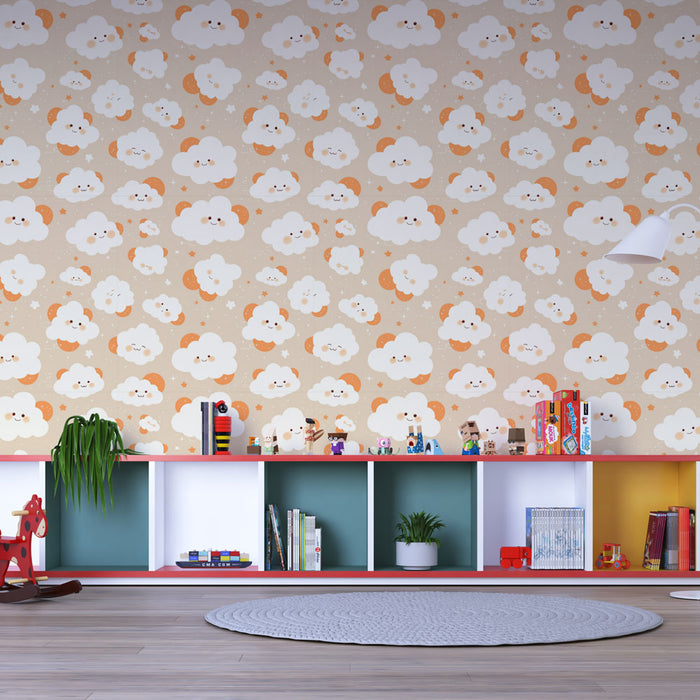 Carta da parati con nuvole divertenti | Motivo di nuvole sorridenti e stelle su sfondo beige