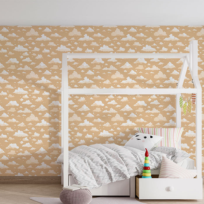 Tapete με σύννεφα | Απαλά μοτίβα λευκών συννεφιών σε μπεζ φόντο