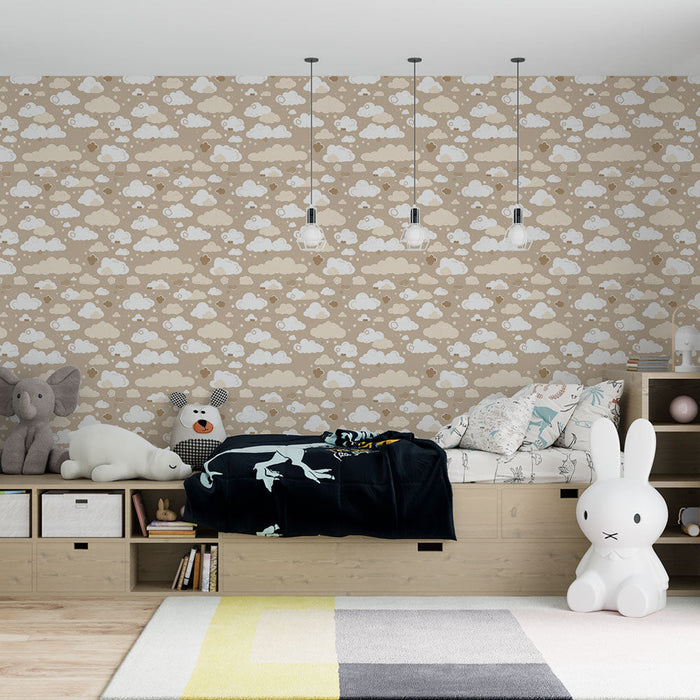 Tapeta s motivem mraků | Jemný a hravý vzor mraků na béžovém pozadí