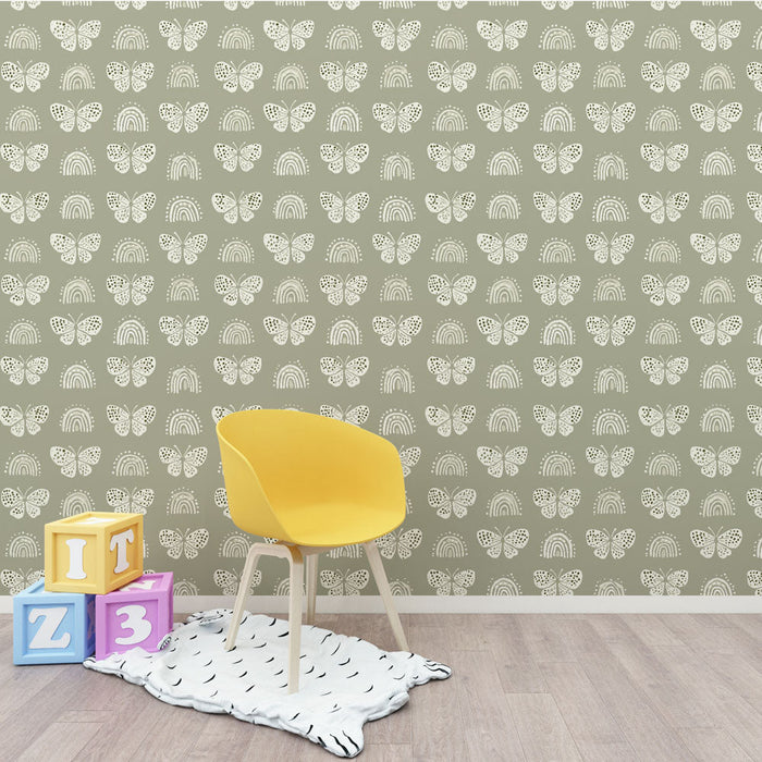 Tapete με πεταλούδες και ουράνιο τόξο | Εύθραυστα στοιχεία σε φόντο λαδί χρώματος