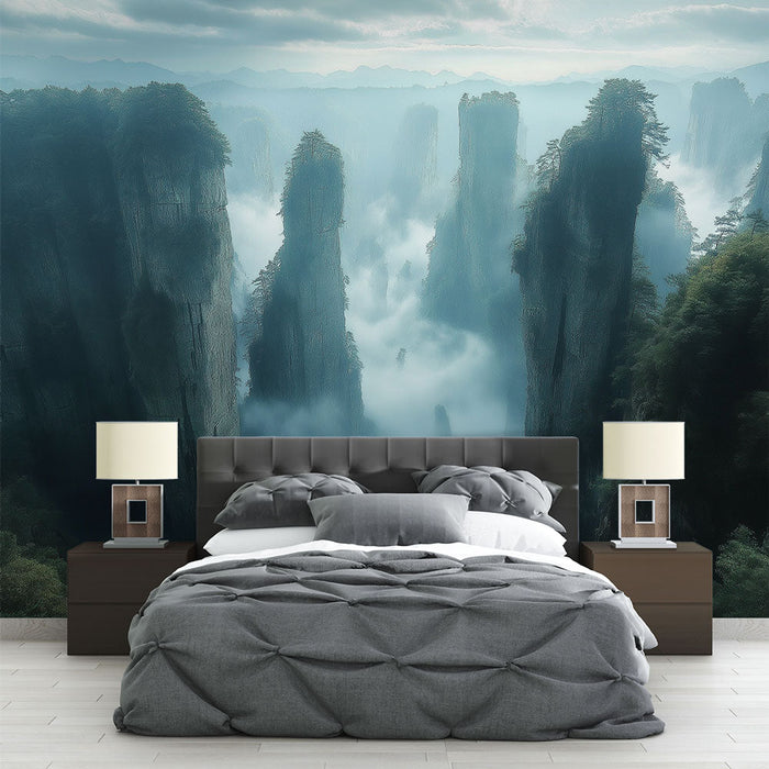 Tapeta planinski pejzaž | Veličanstvene planine koje izranjaju iz magle