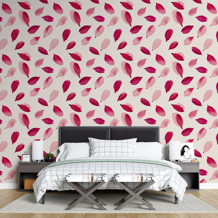 Ταπετσαρία τοιχωμάτων με πέταλα | Απαλό μοτίβο ροζ και κόκκινων πετάλων σε ανοιχτό φόντο.