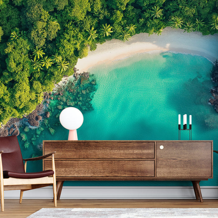 Papel de parede praia tropical | Vista aérea de uma praia tranquila cercada por vegetação exuberante
