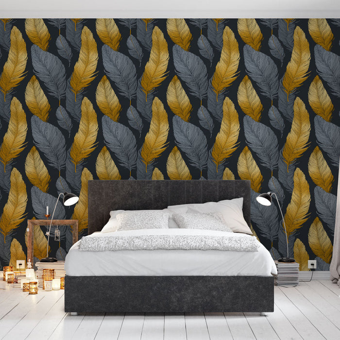 Tapete zlatnih i sivih perja | Elegantan uzorak perja na tamnoj pozadini