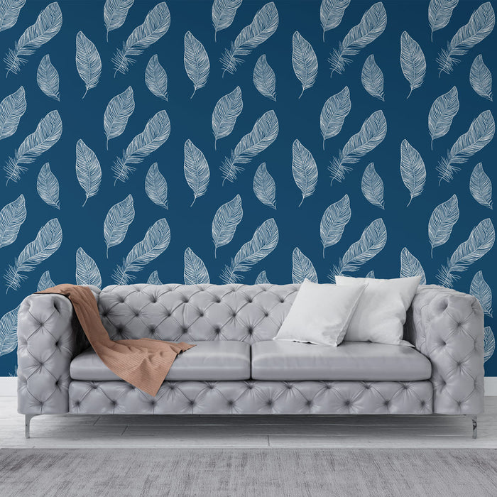 Tapete φτερά | Λευκό μοτίβο φτερών σε βαθύ μπλε φόντο