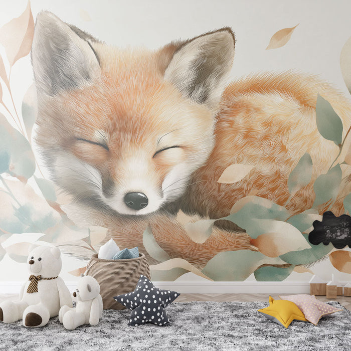Fototapet sömnig räv | En söt räv ligger omgiven av lugnande lövverk