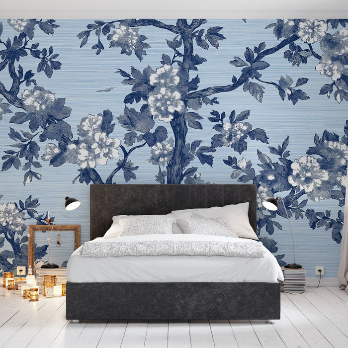 Tapet shabby chic | Hvide blomster og blå grene på en lys baggrund