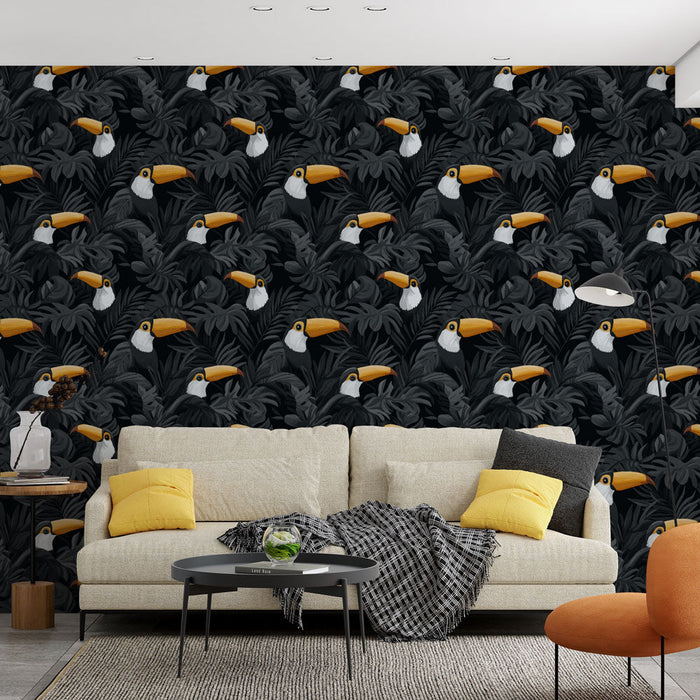 Fototapet tukan | Drzen vzorec tukana na črnem ozadju s tropskimi listi