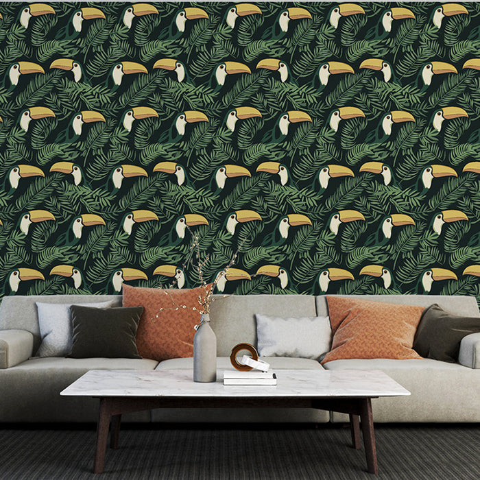 Tapetti tukaani | Tyylitellyt tukaanit ympäröivät rehevän kasvillisuuden