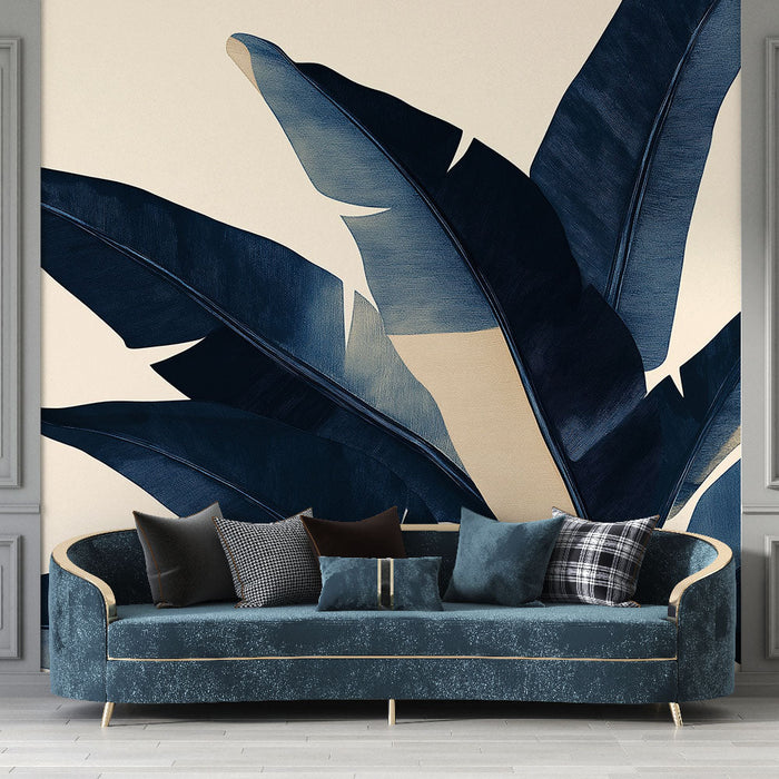 Papel de parede tropical bege | Folhas de banana elegantes em um fundo suave