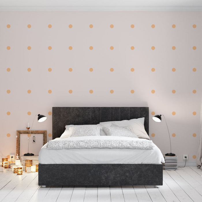 Tapete mit orangefarbenen Polka Dots | Minimalistisches und modernes Design